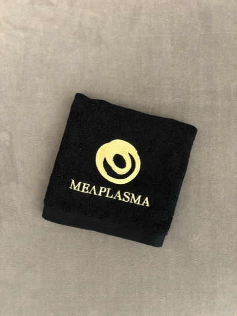 Geschenk Handtuch Meaplasma klein schwarz, goldenes Gravur 35x35 cm<br>Towel Meaplasma small black, golden sign 